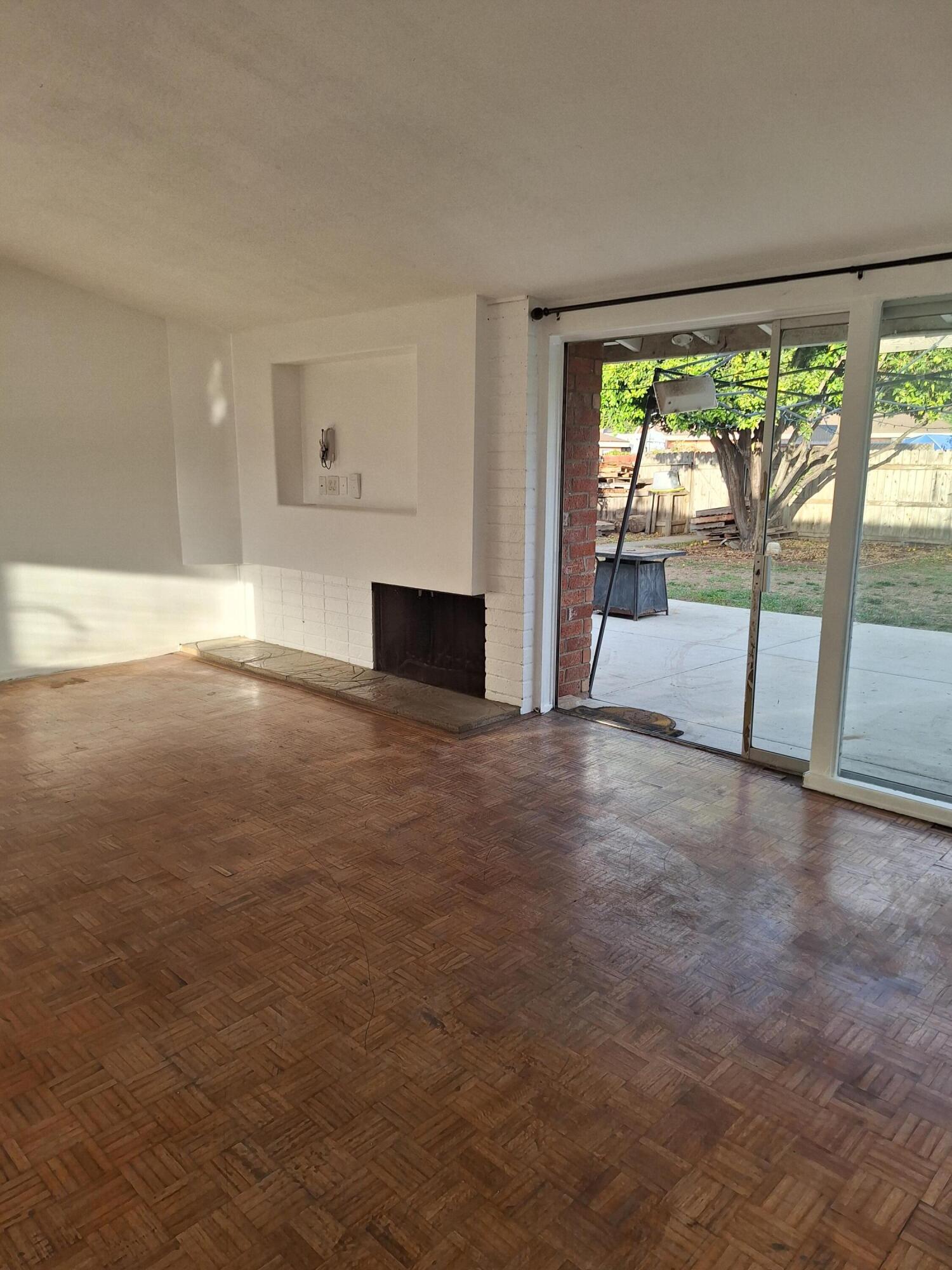 424 North Second Street Lompoc, CA 93436 - Photo 6 of 21 a view of empty room with front door