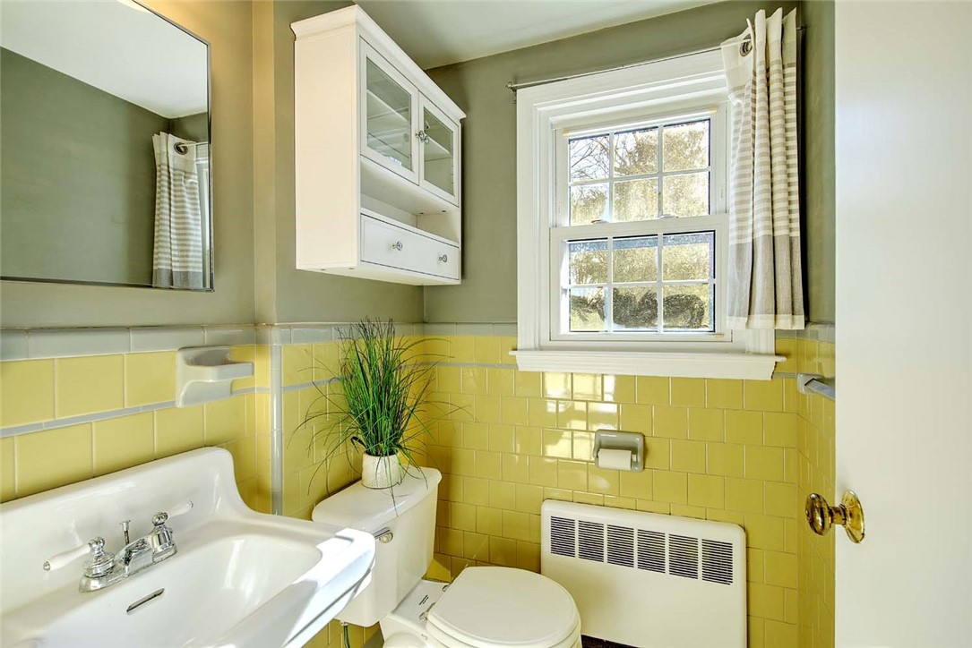 367 New Meadow Road Barrington, RI 02806 - Photo 15 of 37