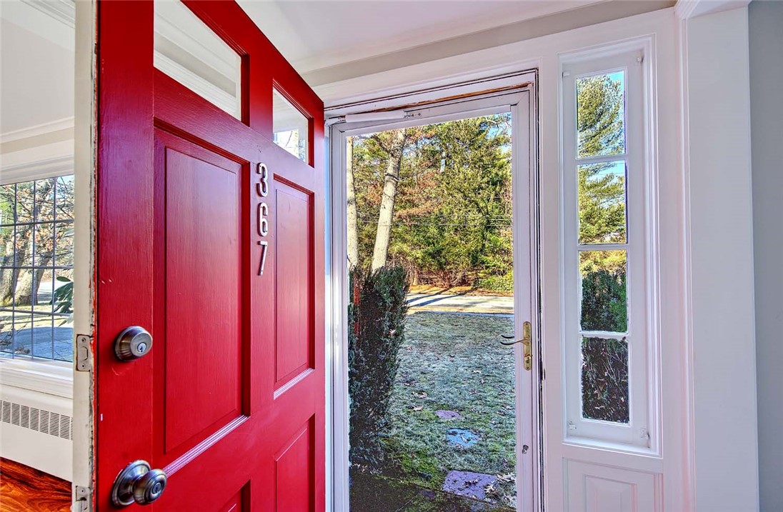 367 New Meadow Road Barrington, RI 02806 - Photo 2 of 37