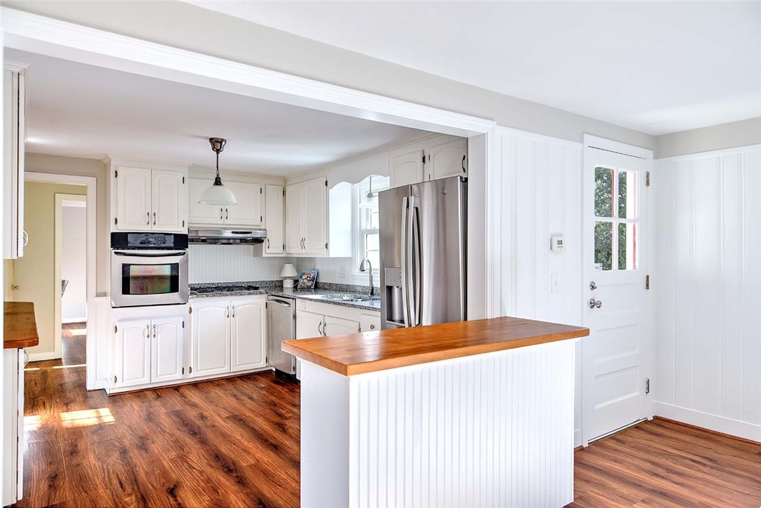 367 New Meadow Road Barrington, RI 02806 - Photo 8 of 37