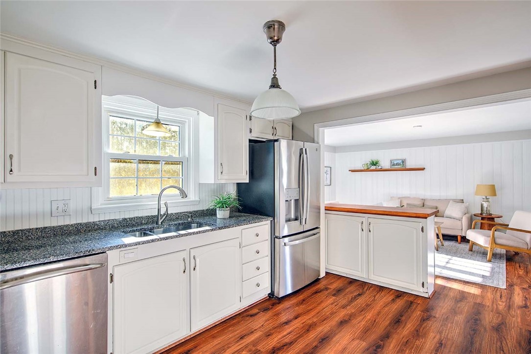 367 New Meadow Road Barrington, RI 02806 - Photo 9 of 37