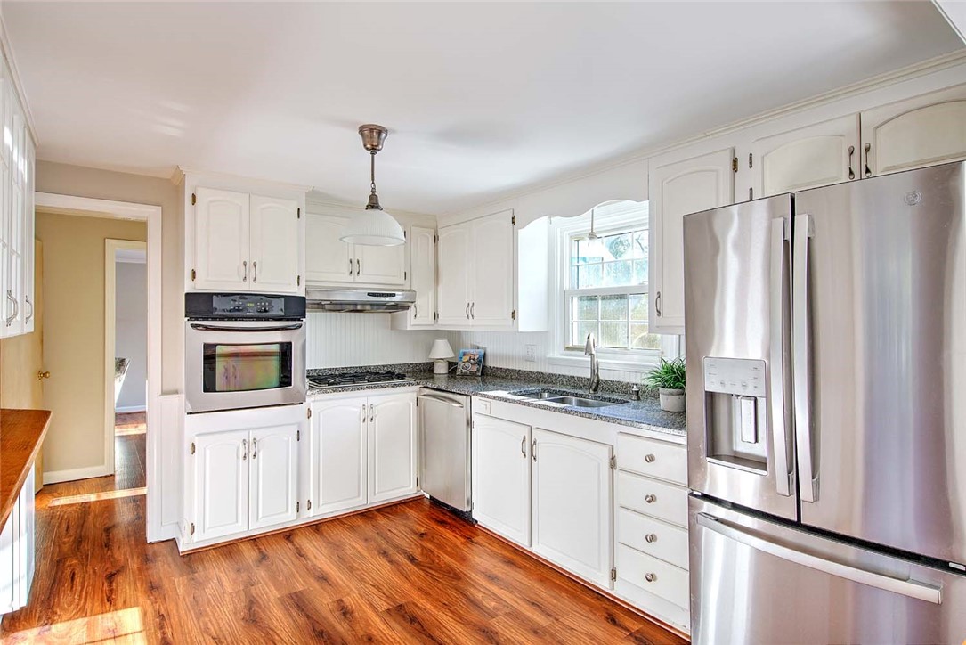 367 New Meadow Road Barrington, RI 02806 - Photo 10 of 37