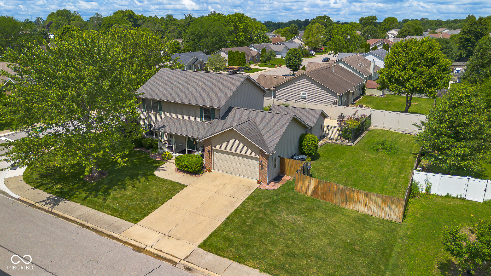 2872 Prairie Stream Way Columbus, IN 47203 - Photo 4 of 60 Gallery Image 4