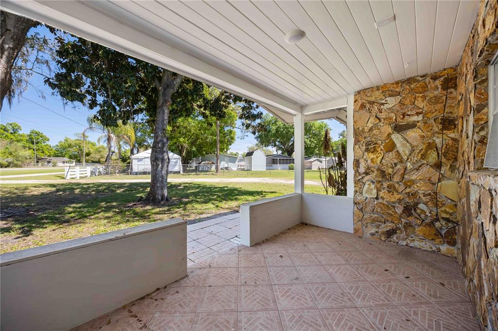 1432 Banana Road Lakeland, FL 33810 - Photo 8 of 39