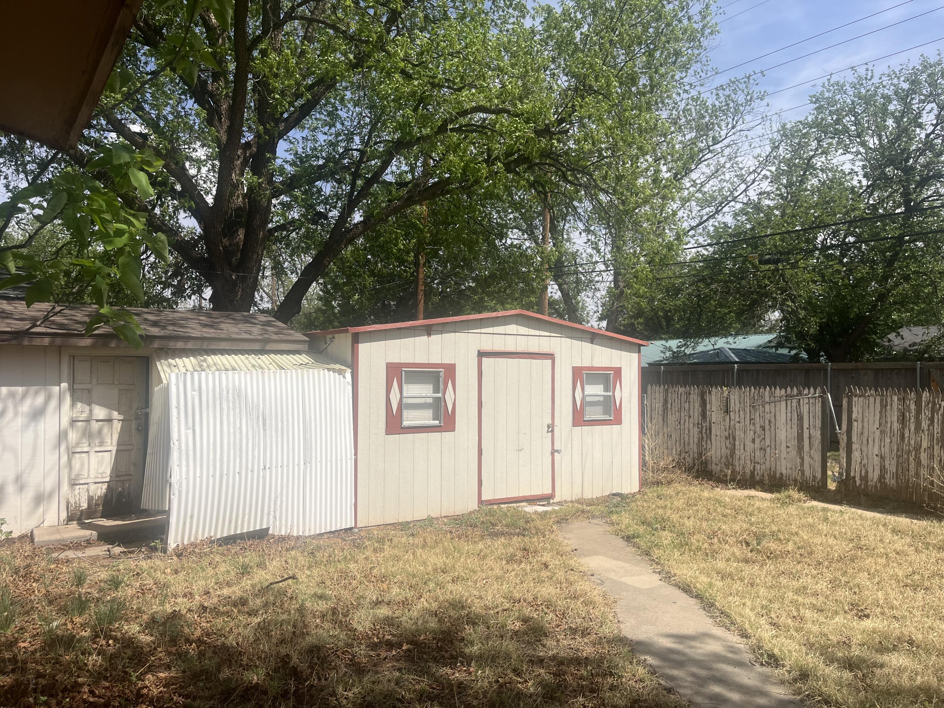 3013 66th Street Lubbock, TX 79413 - Photo 25 of 30 Back Yard