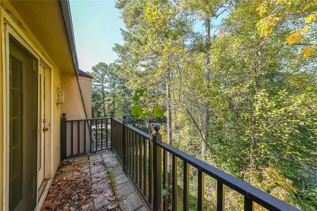 a view of a small yard