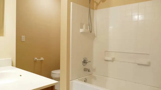 $239,900 | 306 Waubonsee Drive, Plano, IL 60545