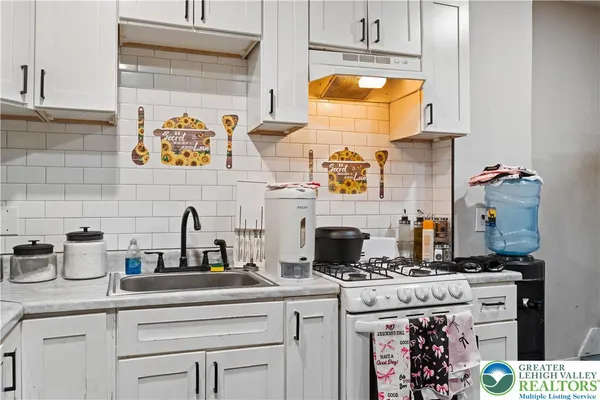 $185,000 | 232 North Railroad Street, Allentown, PA 18102