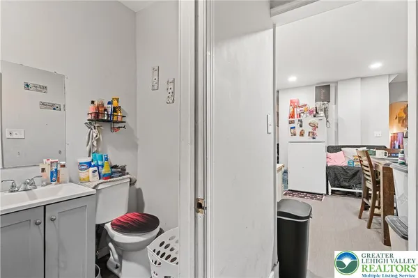 $185,000 | 232 North Railroad Street, Allentown, PA 18102