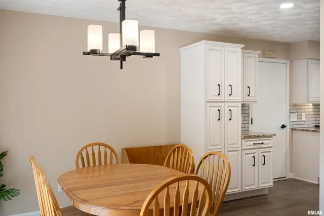 $389,000 | 12 Timber Lane, Geneseo, IL 61254