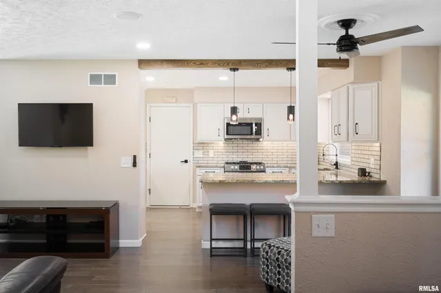 $389,000 | 12 Timber Lane, Geneseo, IL 61254