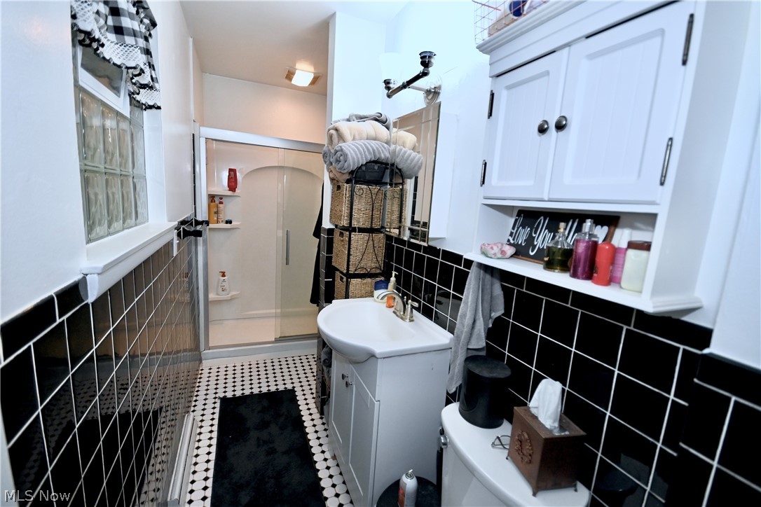 2469 Canfield Road Youngstown, OH 44511 - Photo 12 of 33 Gallery Image 12