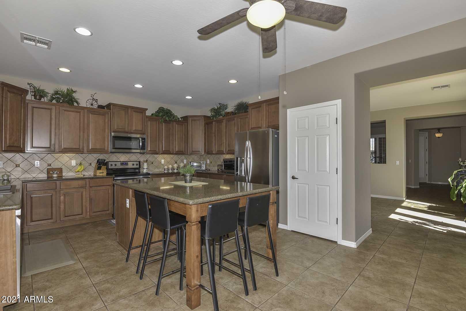 15129 West Redfield Road Surprise, AZ 85379 - Photo 8 of 45 Kitchen3