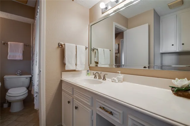 $1,250,000 | 3600 West South Street, Alvin, TX 77511