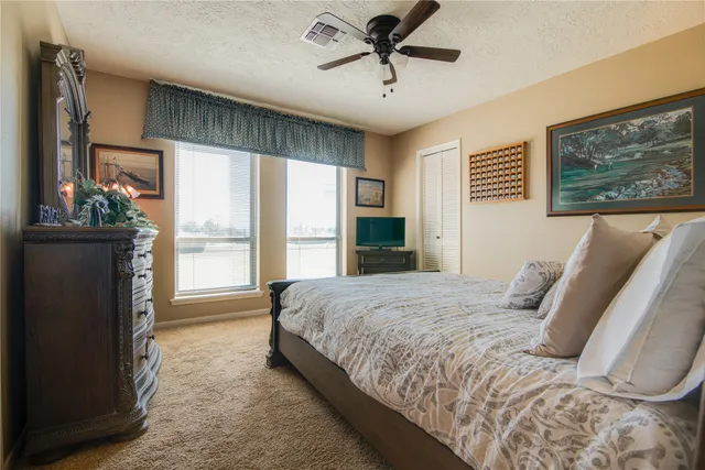 $1,250,000 | 3600 West South Street, Alvin, TX 77511