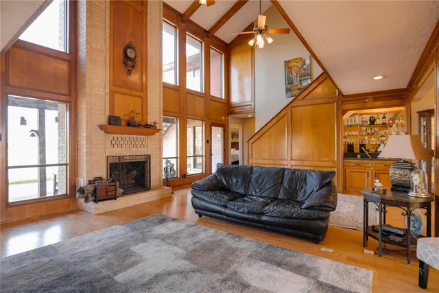 $1,250,000 | 3600 West South Street, Alvin, TX 77511