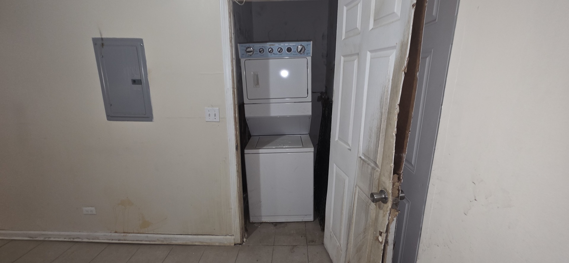 7133 South Normal Boulevard Chicago, IL 60621 - Photo 11 of 28 Gallery Image 11