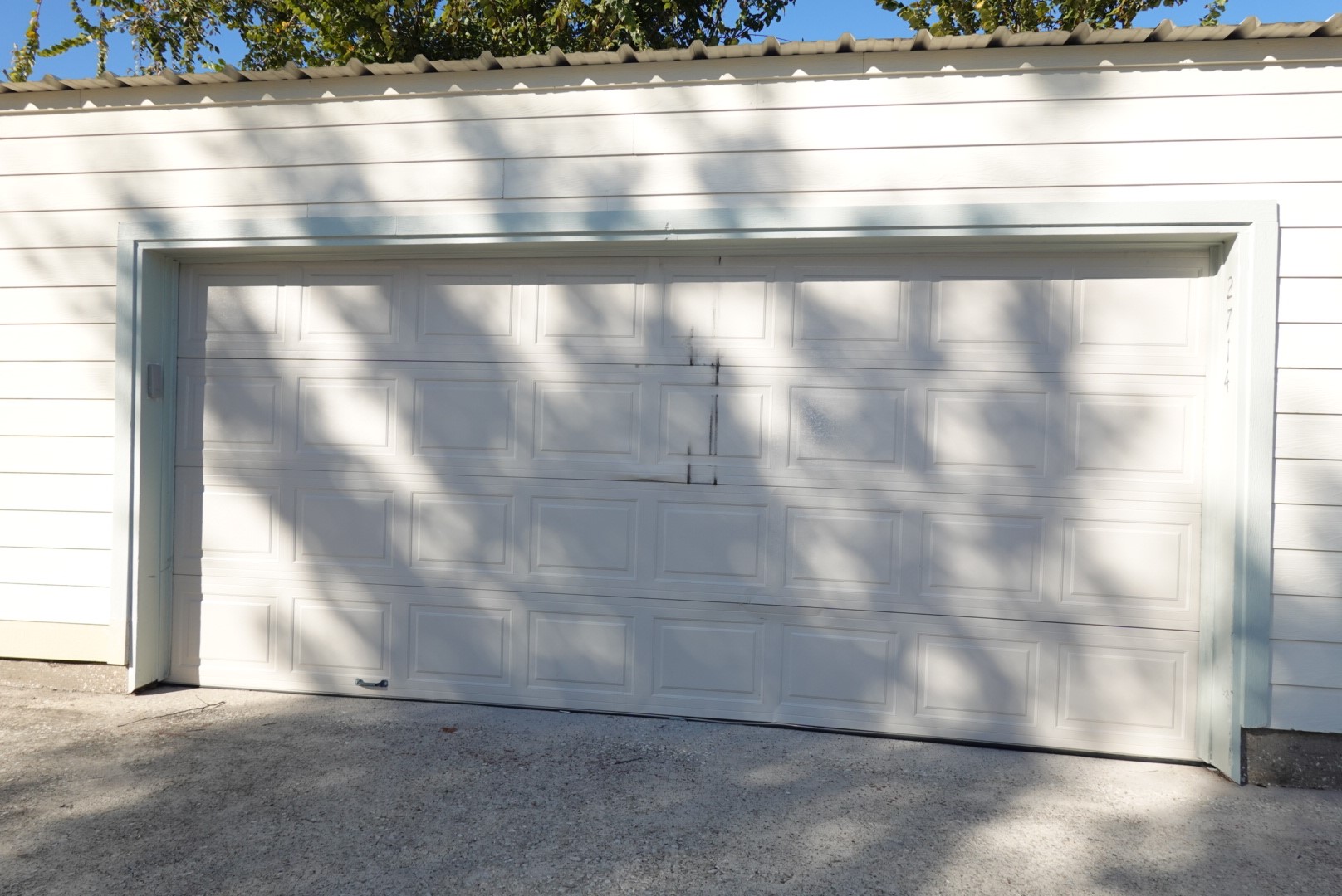 2714 Vienna Place Pasadena, TX 77502 - Photo 11 of 12 a view of a glass window