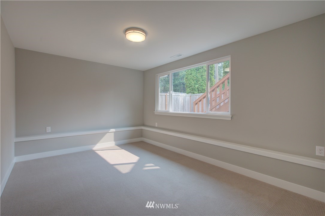 8625 244th Street Southwest Edmonds, WA 98026 - Photo 11 of 21 Gallery Image 11