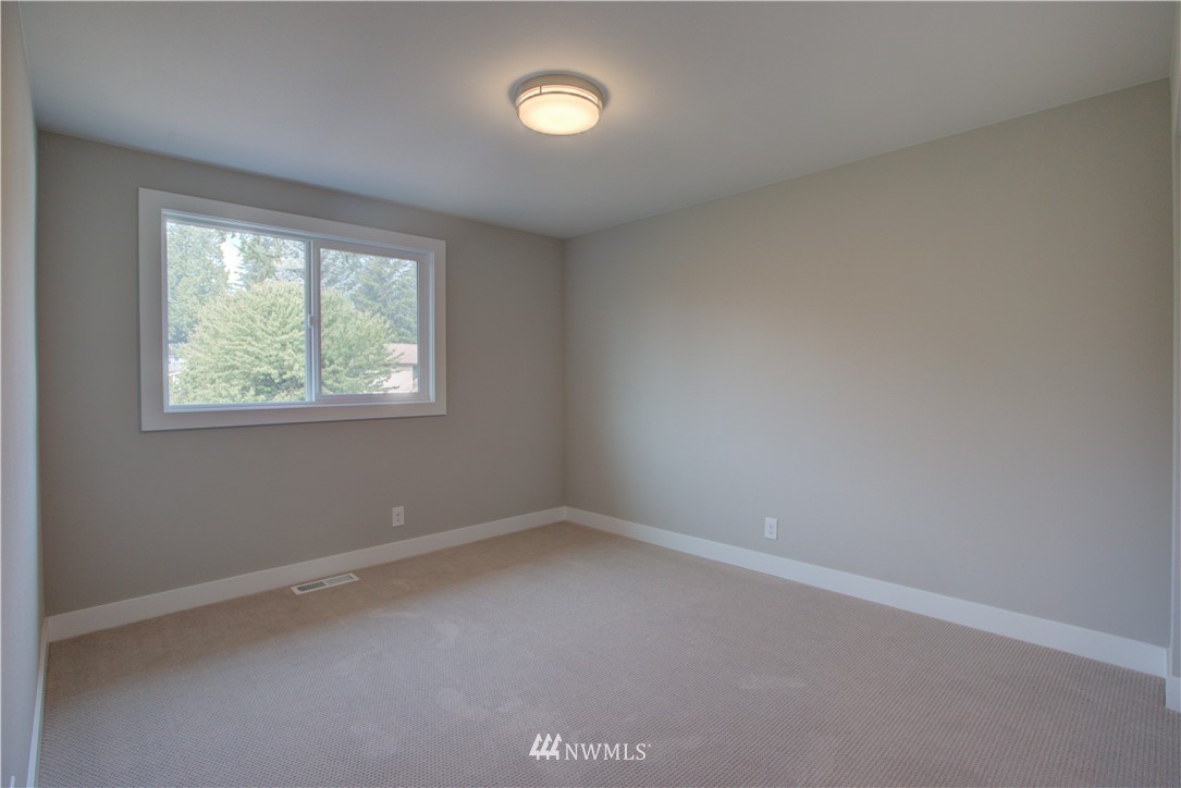 8625 244th Street Southwest Edmonds, WA 98026 - Photo 12 of 21 Gallery Image 12