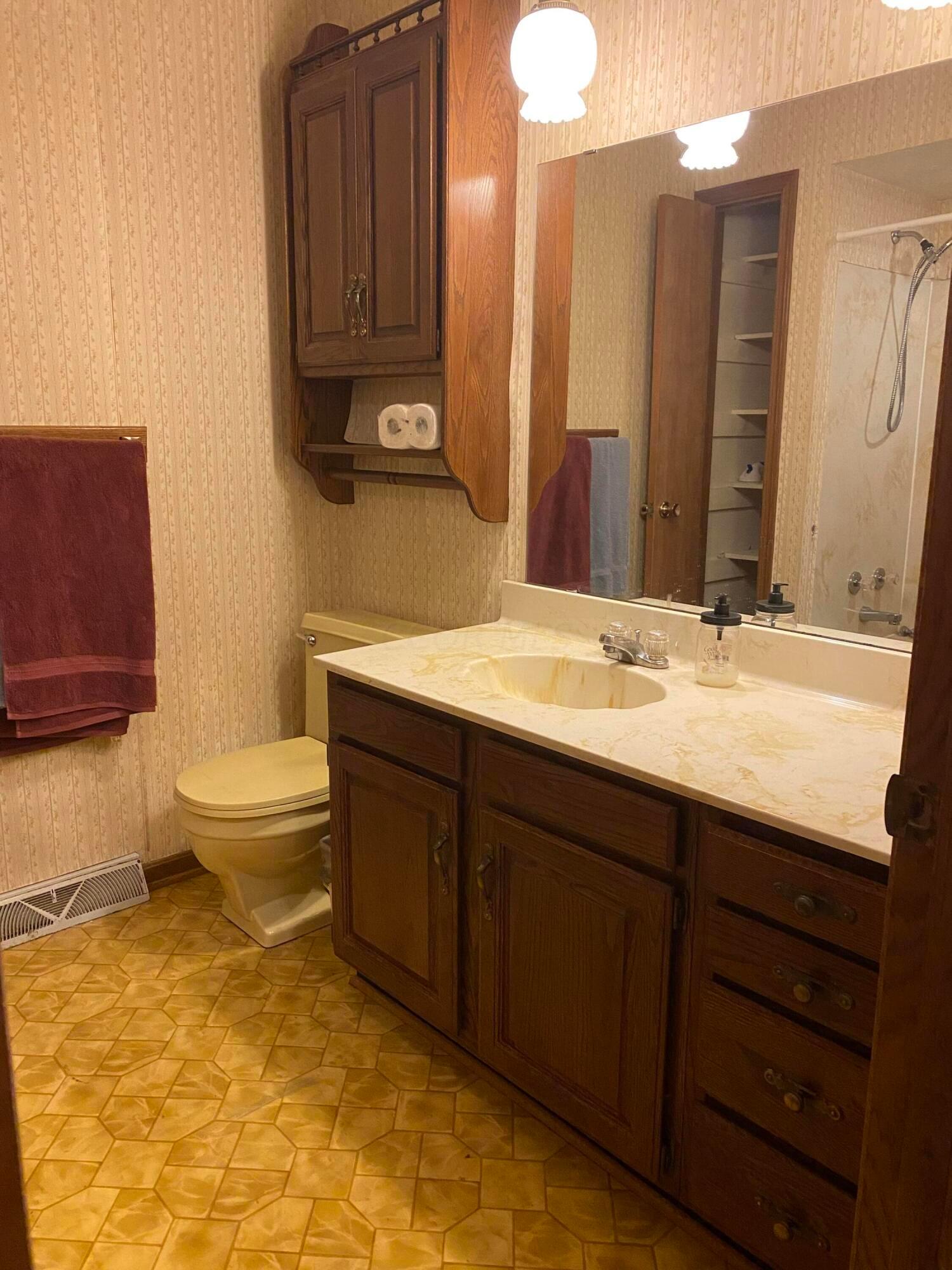 610 Mt Perry Road Mount Perry, OH 43760 - Photo 12 of 27 Bathroom