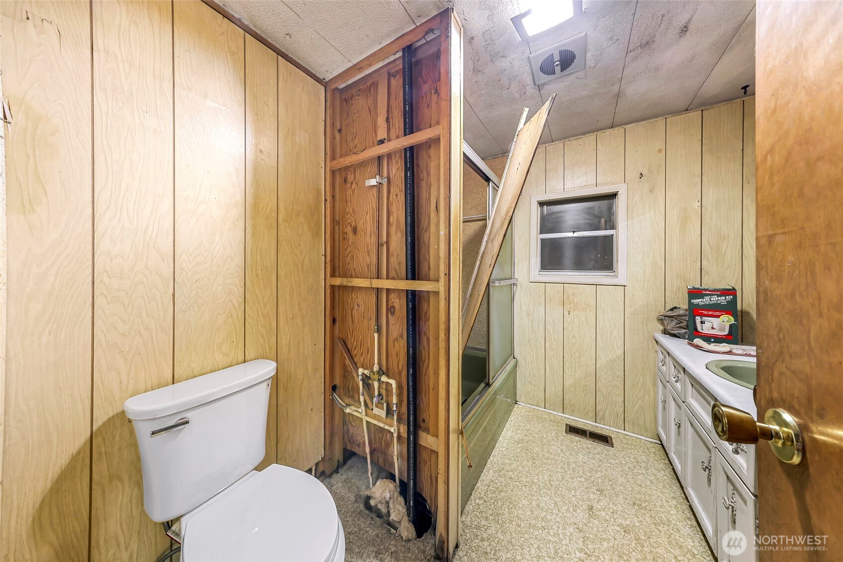 5650 Doran Road Acme, WA 98220 - Photo 20 of 40 a bathroom with a sink a toilet and shower