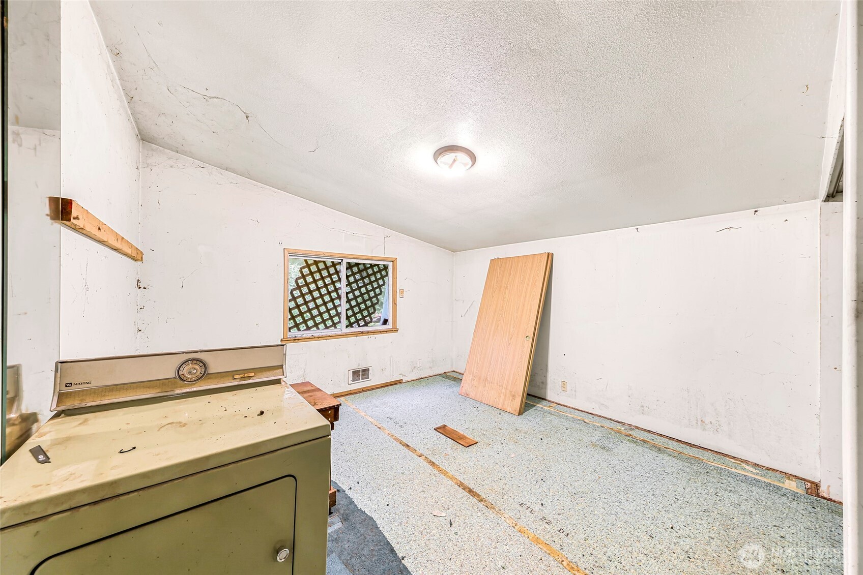 5650 Doran Road Acme, WA 98220 - Photo 25 of 40 a utility room with dryer and washer