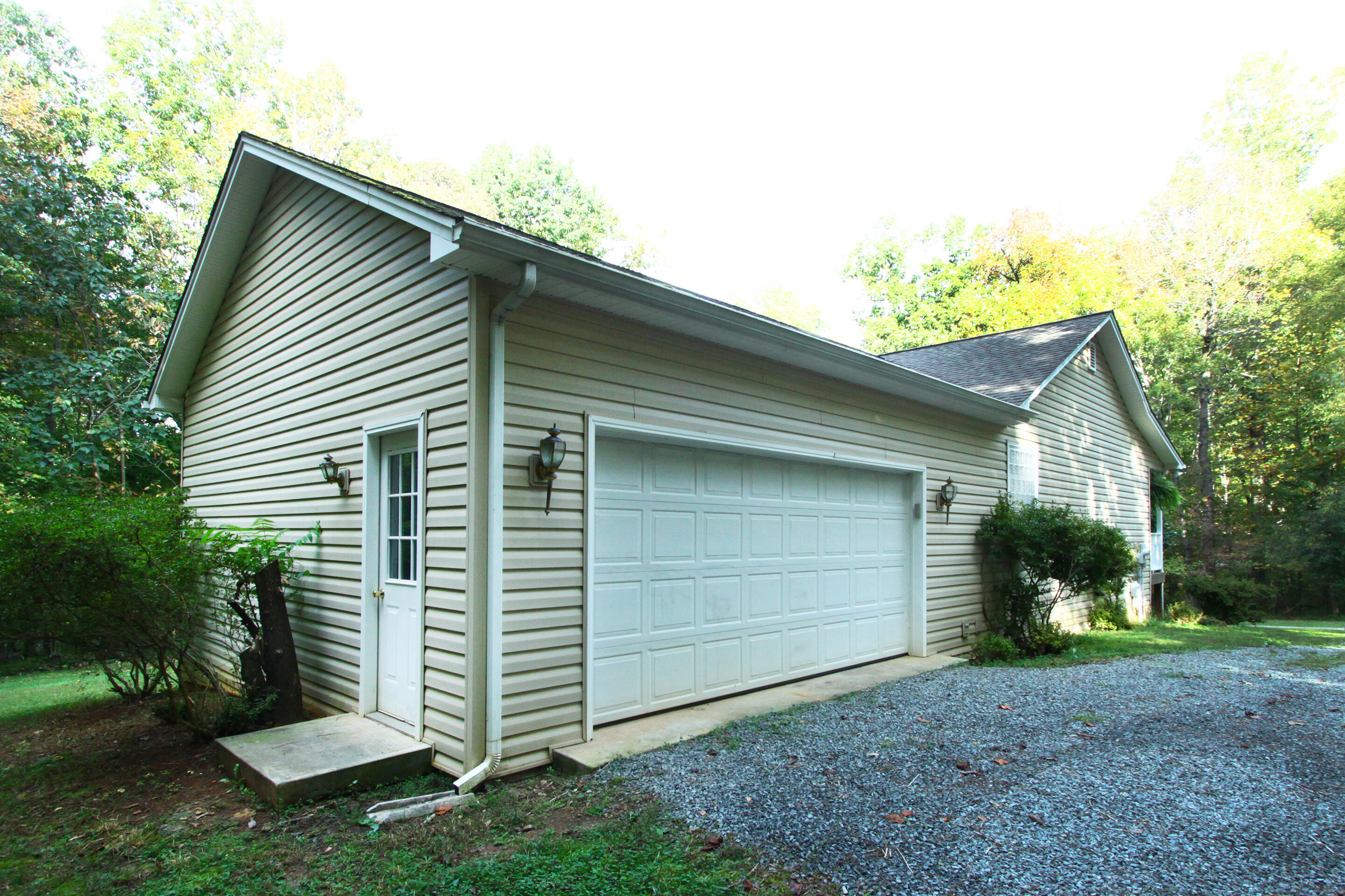 160 Middle Valley Road Hardy, VA 24101 - Photo 22 of 53 a view of a small house with a yard