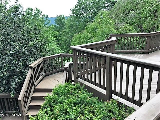 80 Selkirk Road Williamsport, PA 17701 - Photo 17 of 17 Deck Stairs