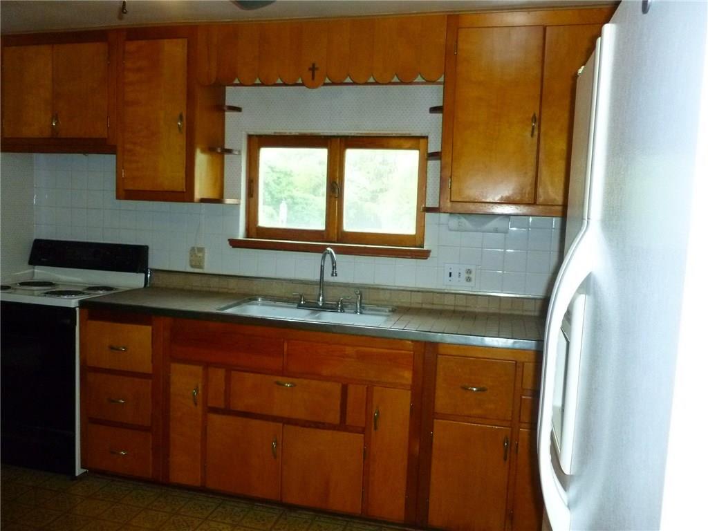 17 Robin Road McKees Rocks, PA 15136 - Photo 20 of 23