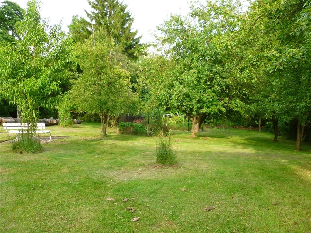 17 Robin Road McKees Rocks, PA 15136 - Photo 4 of 23
