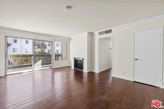 $649,000 | 1101 Summertime Lane, Unit 101, Culver City, CA 90230