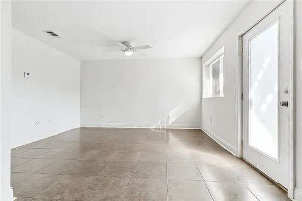 $1,150 | 2013 South Liberty Street, Unit 202, New Orleans, LA 70113