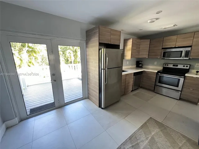 $2,699 | 825 North 26th Avenue, Hollywood, FL 33020