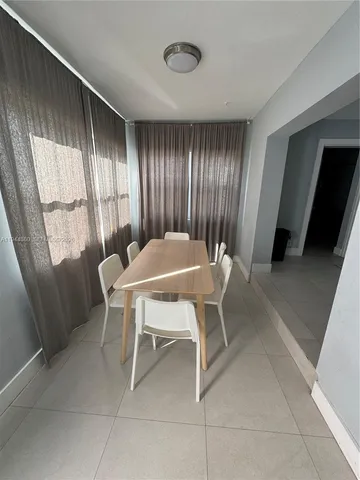 $2,699 | 825 North 26th Avenue, Hollywood, FL 33020