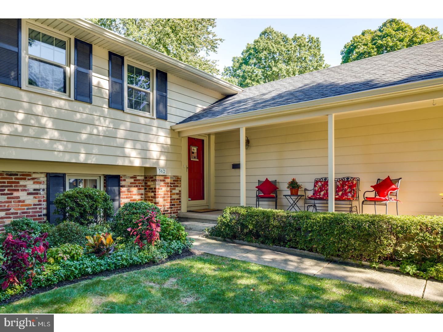 362 Bortons Mill Road Cherry Hill, NJ 08034 - Photo 2 of 25