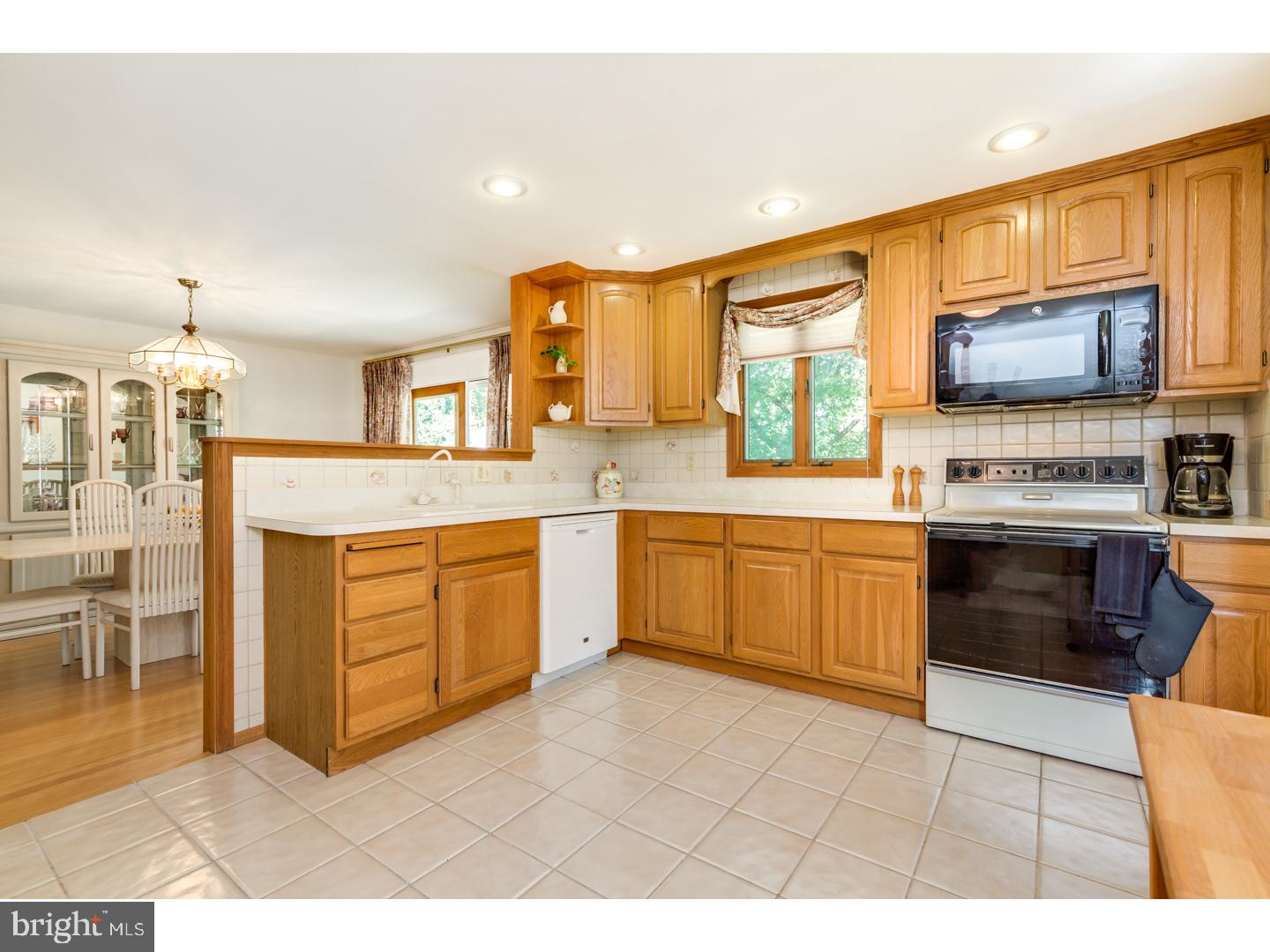 362 Bortons Mill Road Cherry Hill, NJ 08034 - Photo 9 of 25