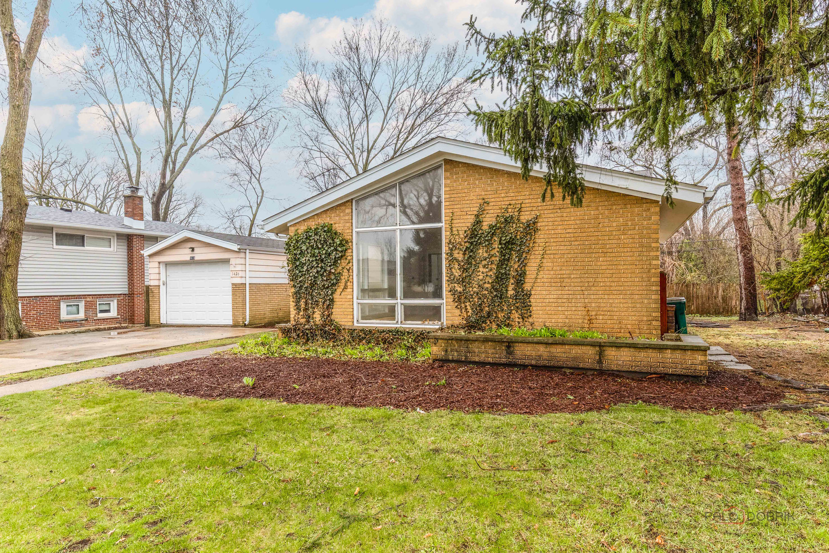 1426 Wescott Road Northbrook, IL 60062 - Photo 2 of 30 Gallery Image 2