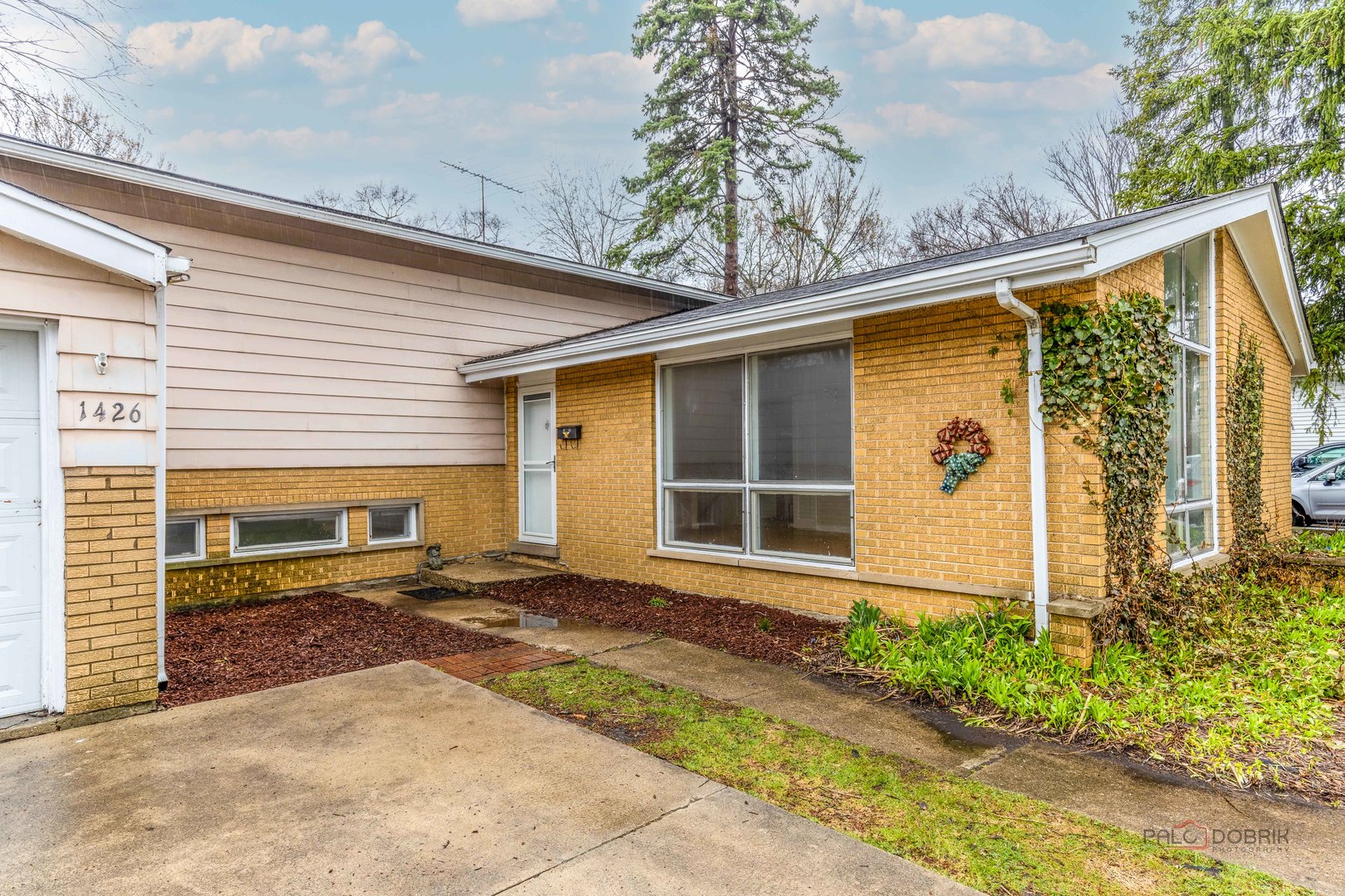 1426 Wescott Road Northbrook, IL 60062 - Photo 3 of 30 Gallery Image 3