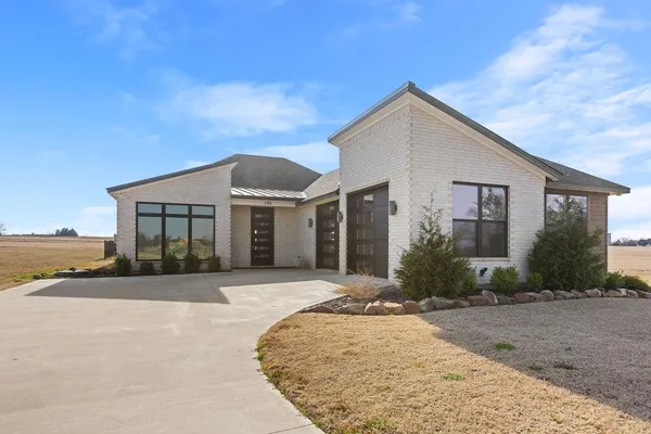 $485,000 | 186 Desert Mountain Drive, Gordonville, TX 76245