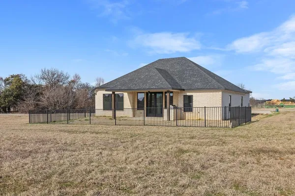 $485,000 | 186 Desert Mountain Drive, Gordonville, TX 76245