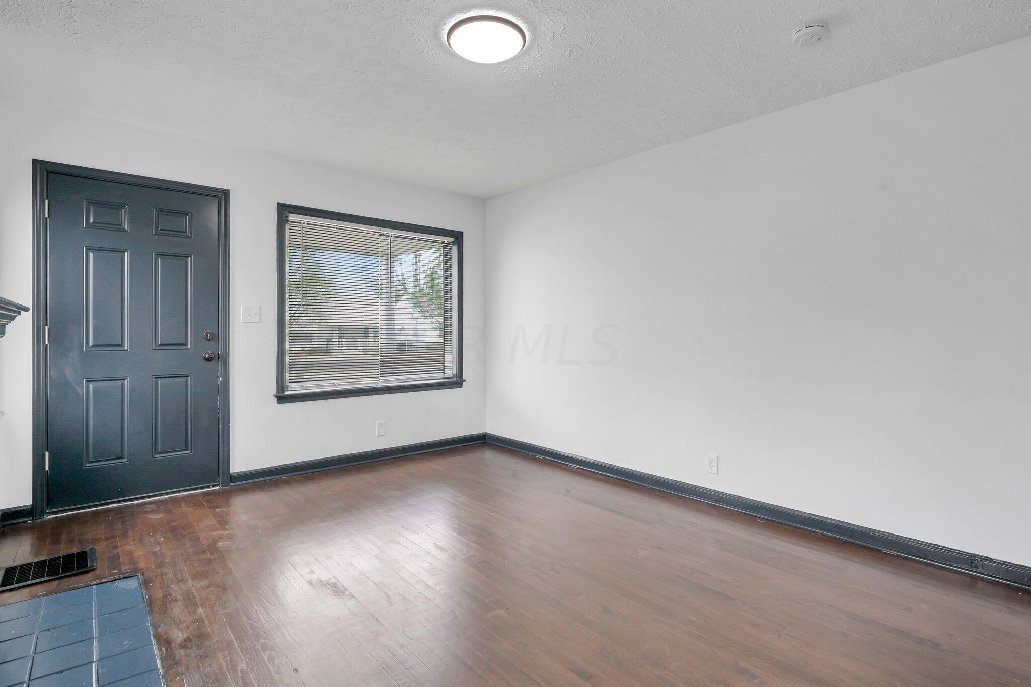 2253 Gerbert Road Columbus, OH 43211 - Photo 20 of 42 19-web-or-mls-0N4A2623