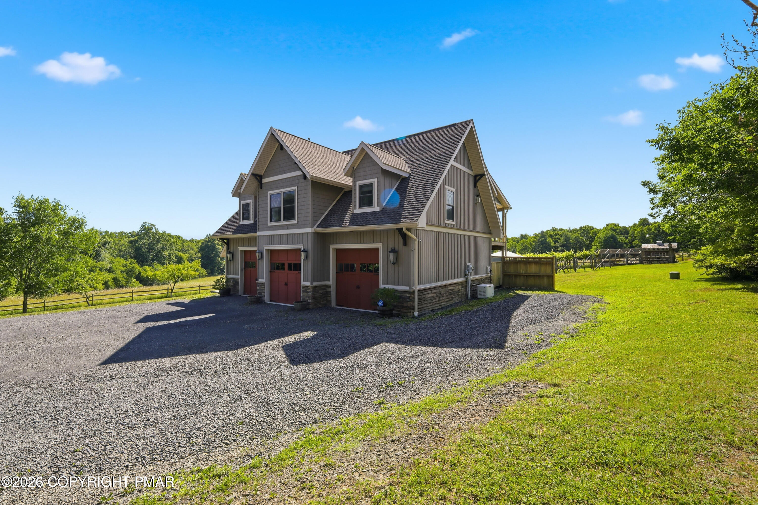 2432 Rimrock Drive Stroudsburg, PA 18360 - Photo 8 of 102 08-Photo-7