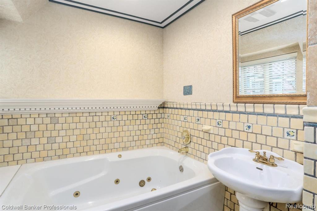 166 Ridge Road Grosse Pointe Farms, MI 48236 - Photo 50 of 78