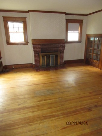 15 Woodman Road Worcester, MA 01602 - Photo 8 of 13
