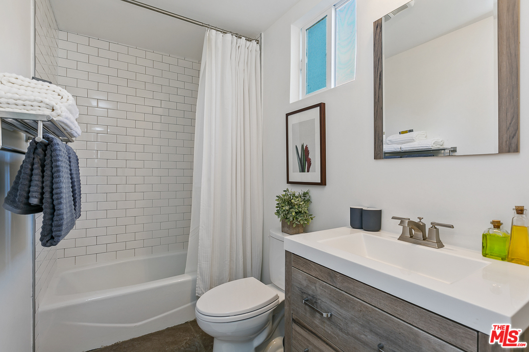 515 Oleander Drive Los Angeles, CA 90042 - Photo 19 of 44