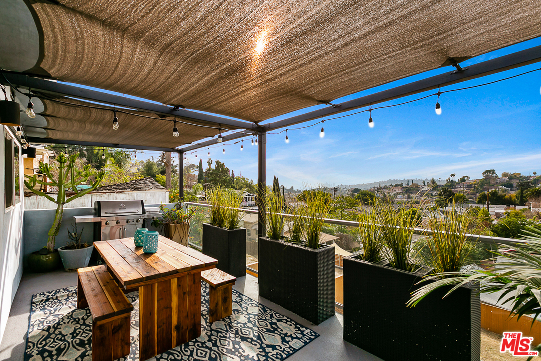 515 Oleander Drive Los Angeles, CA 90042 - Photo 21 of 44