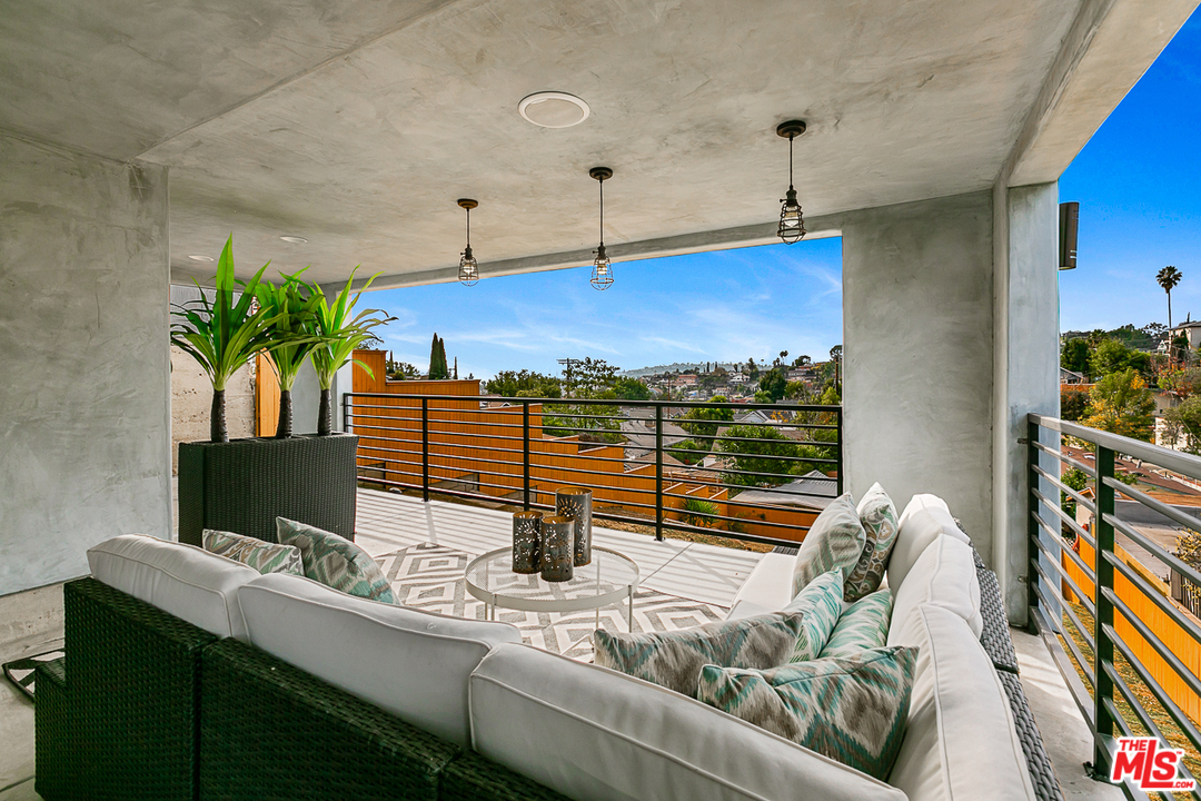 515 Oleander Drive Los Angeles, CA 90042 - Photo 24 of 44