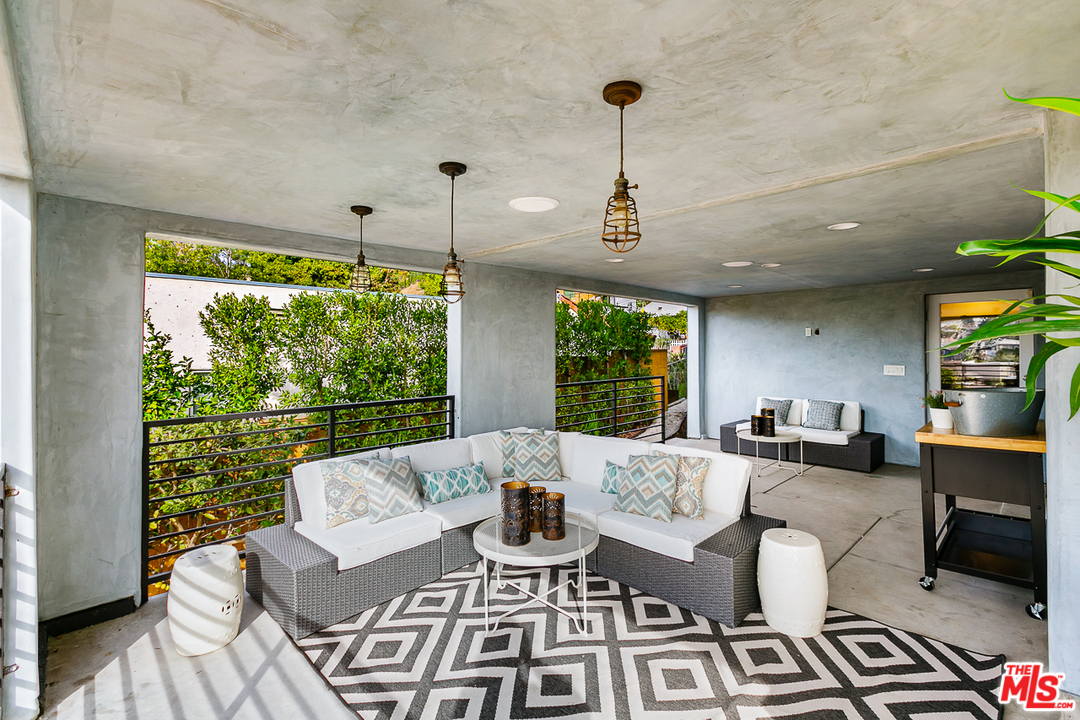 515 Oleander Drive Los Angeles, CA 90042 - Photo 25 of 44