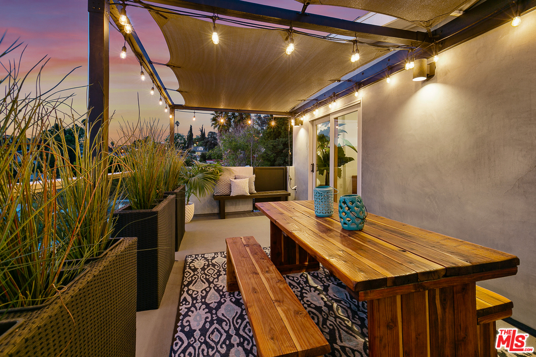 515 Oleander Drive Los Angeles, CA 90042 - Photo 33 of 44